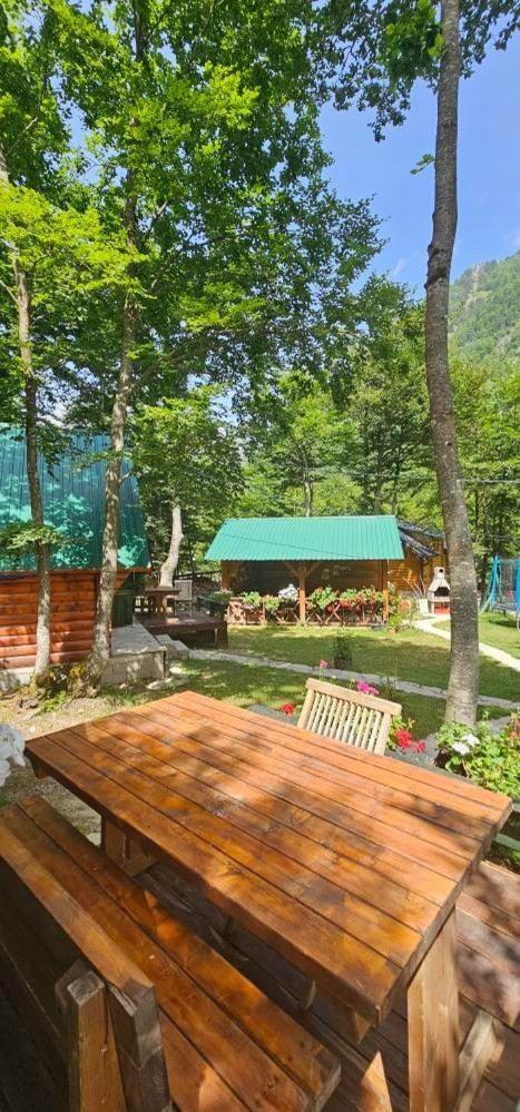 Bungalows Prokletije Gusinje Exterior foto